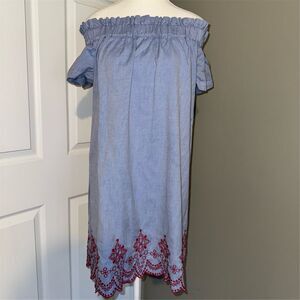 Vineyard Vines Women's L Blue Chambray Off the Shoulder Embroidered Oxford Dress